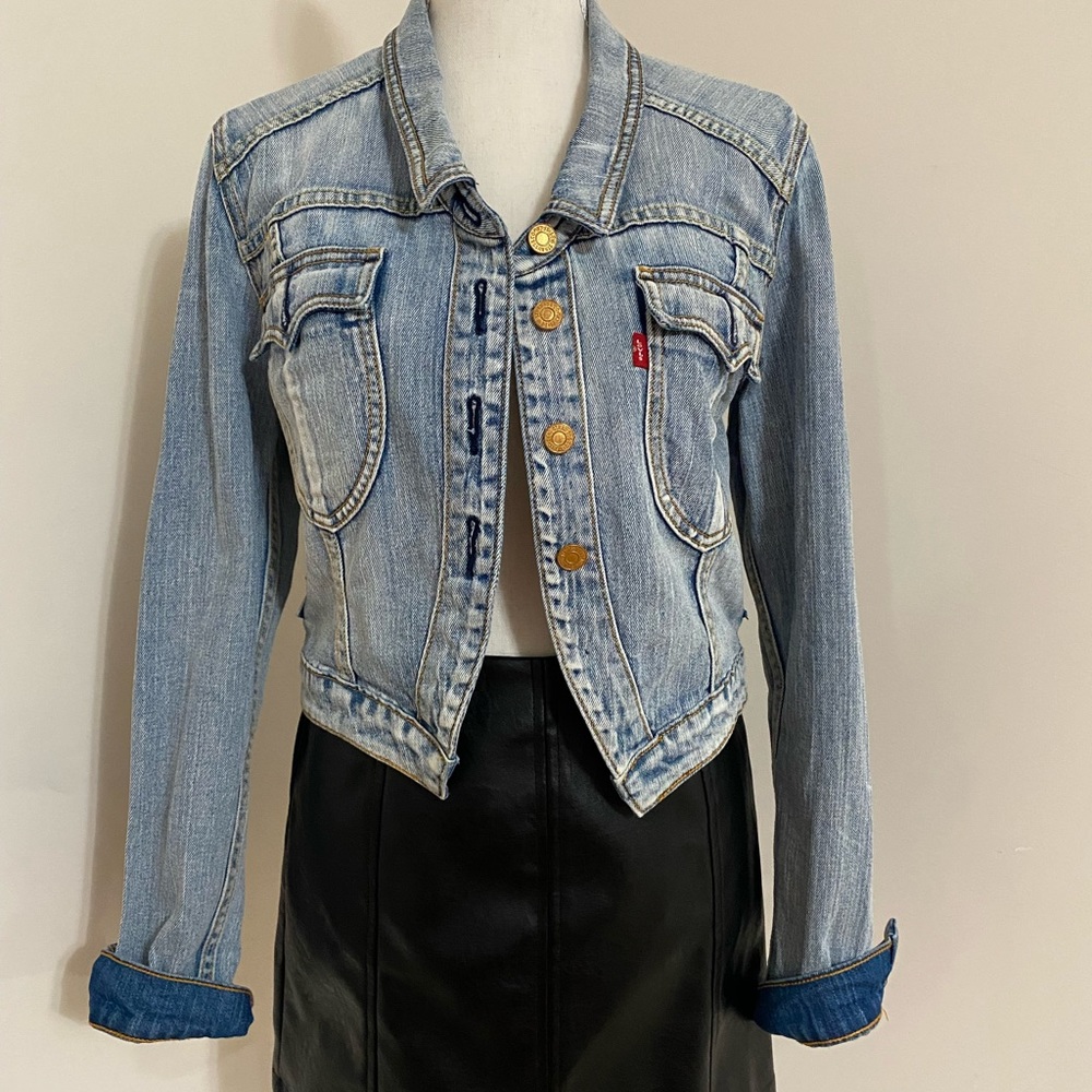 Levi’s cropped denim jacket